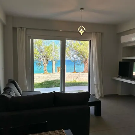 Serene House * Diakopto