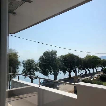 Serene House Diakopto