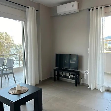 Serene House Diakopto